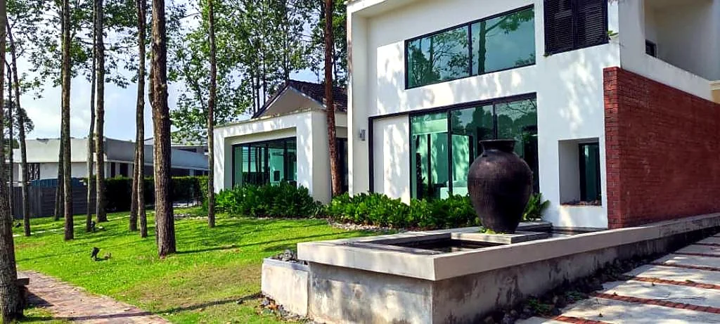 Exterior garden setting at the villa